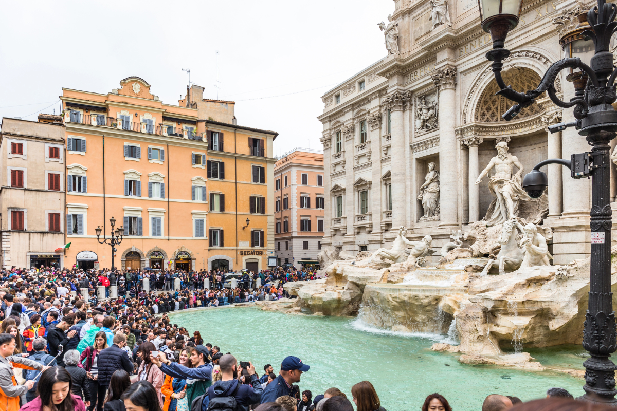 Overtourism, il lato oscuro del turismo di massa per l’impatto sull’ambiente